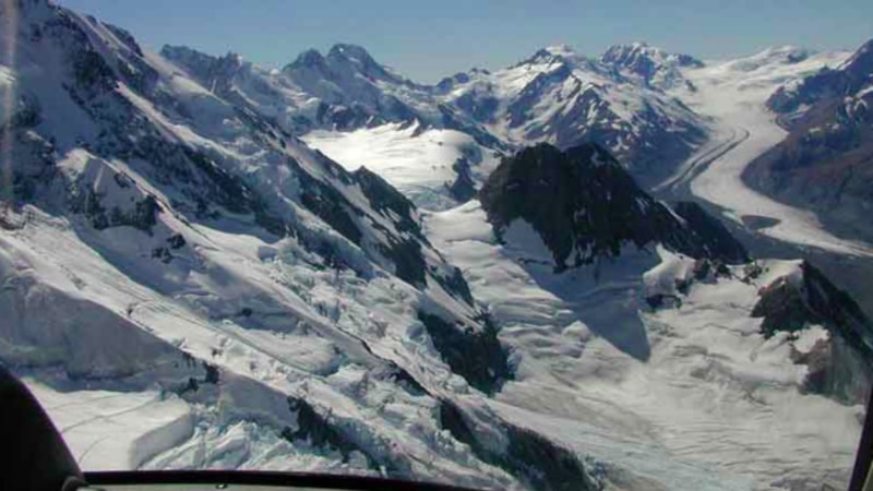 The forty minute Mt cook, Mt Tasman Snow Landing flight is the premier high alpine helicopter flight in New Zealand.